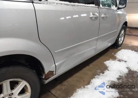 2008 Chrysler Town & Country Touring from USA, damaged, VIN 2A8HR54PX8R129192